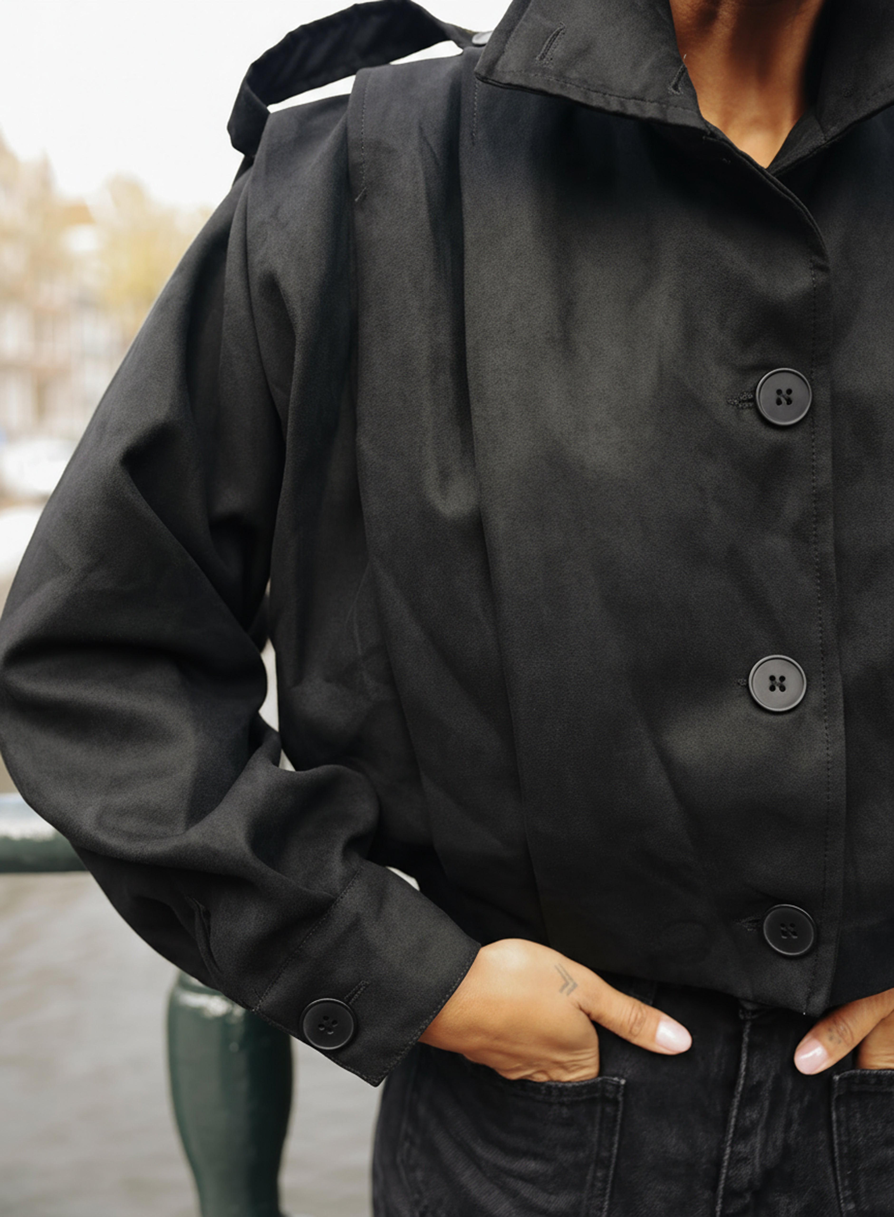 Cropped trench Black
