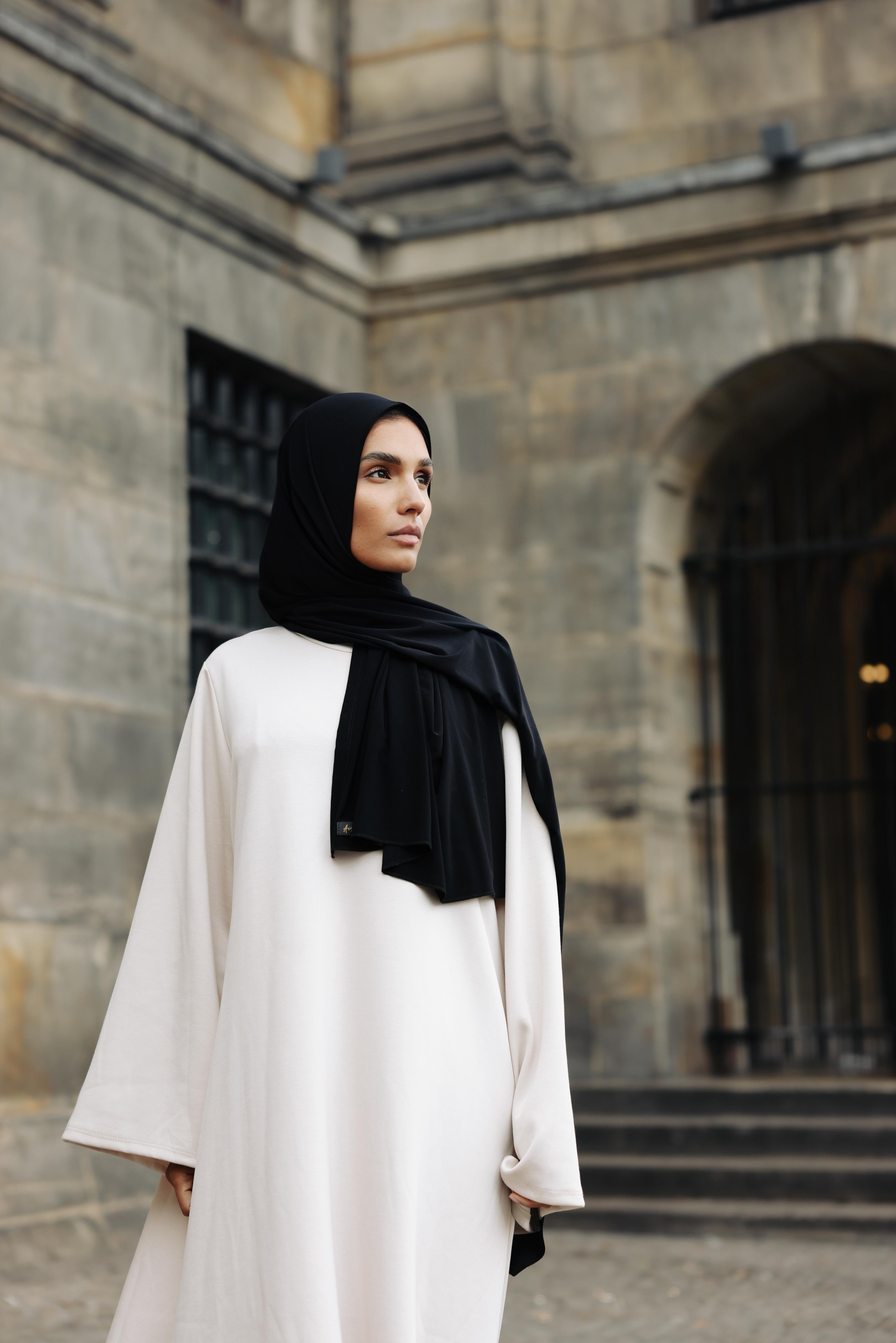Noor Rose Black