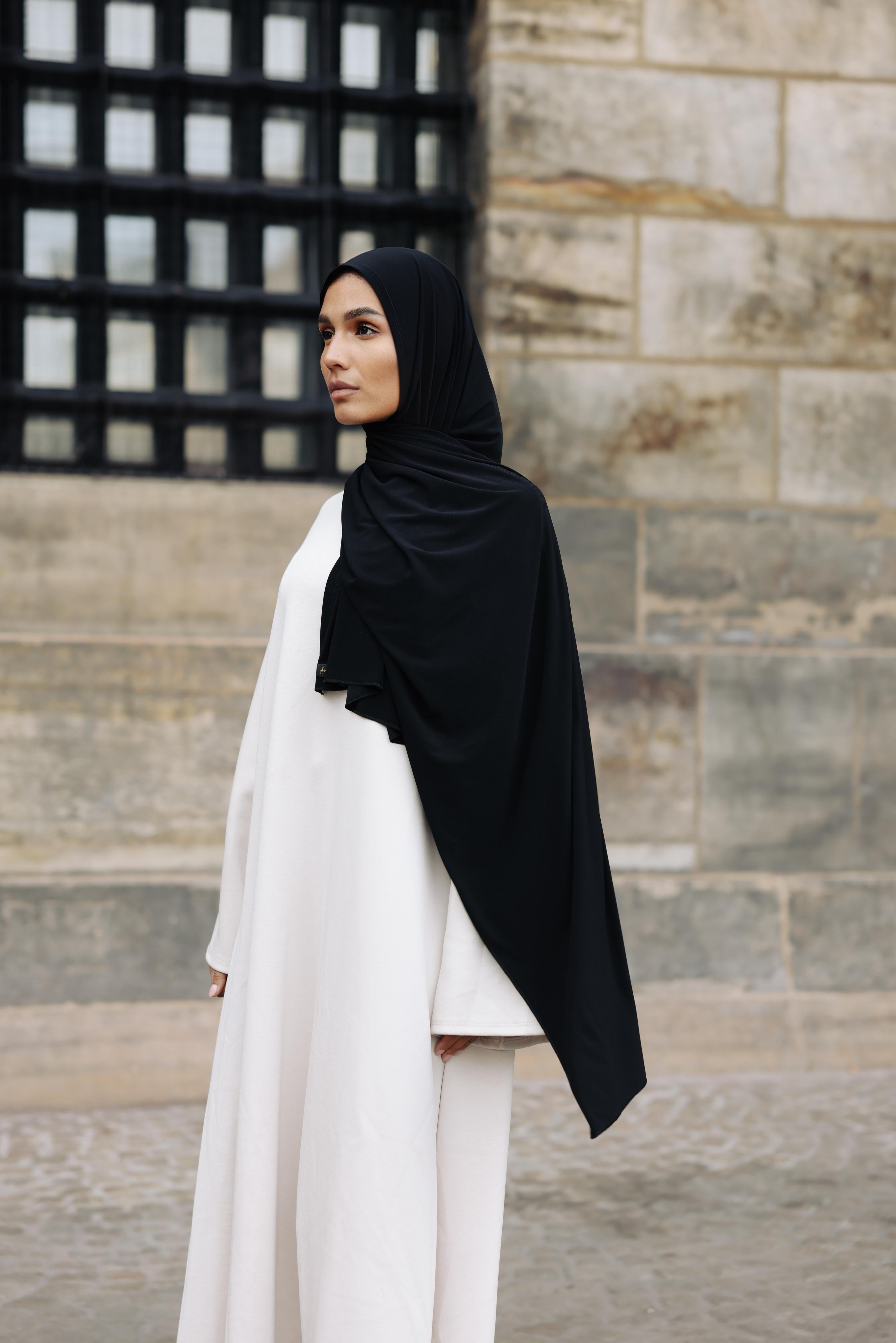 Noor Rose Black